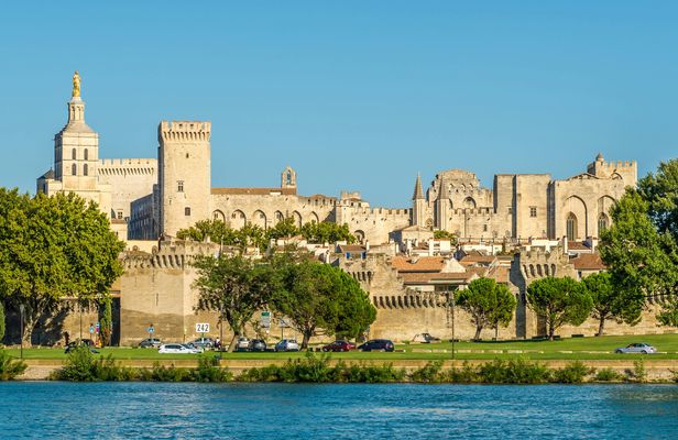 Private walking tour of Avignon