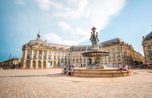 Private walking tour of Bordeaux