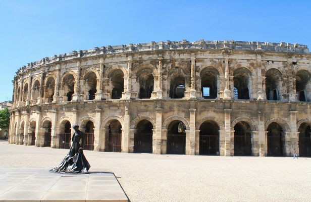 Private walking tour of  Nîmes historical center