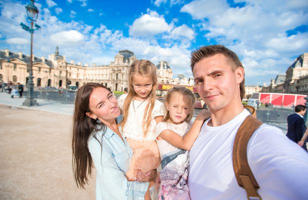 Private family tour of the Louvre Museum