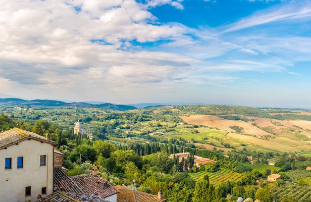 The essence of Tuscany tour with wine tasting and lunch