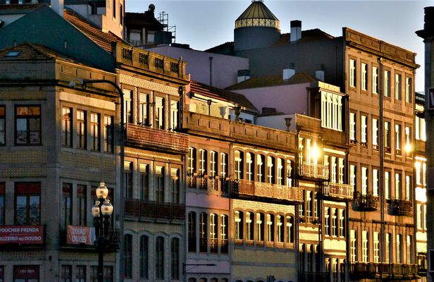 Discovery Game Porto’s Old Town alleys, views and tales