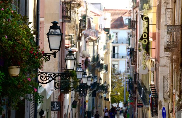 Self-guided Discovery Walk in Lisbon’s historic neighborhoods with views, food and stories