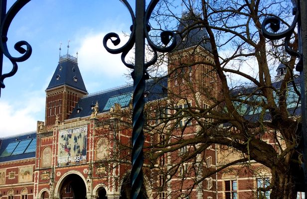 Self-guided Discovery Walk in Amsterdam’s De Pijp outdoor arts and culture
