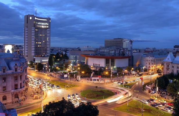 Bucharest Evening Tour and Traditional Dinner