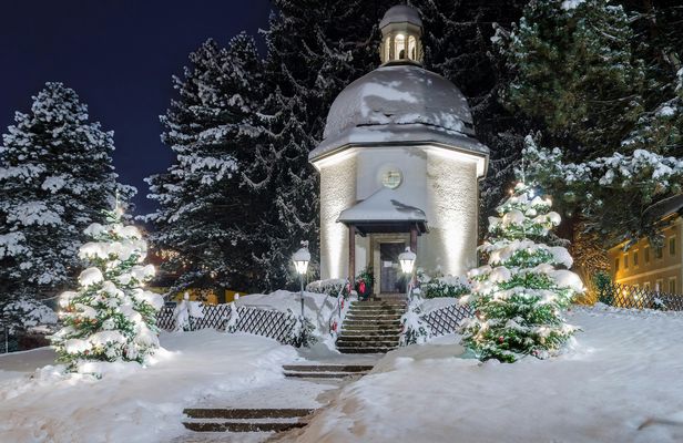 Oberndorf Christmas Eve tour from Salzburg