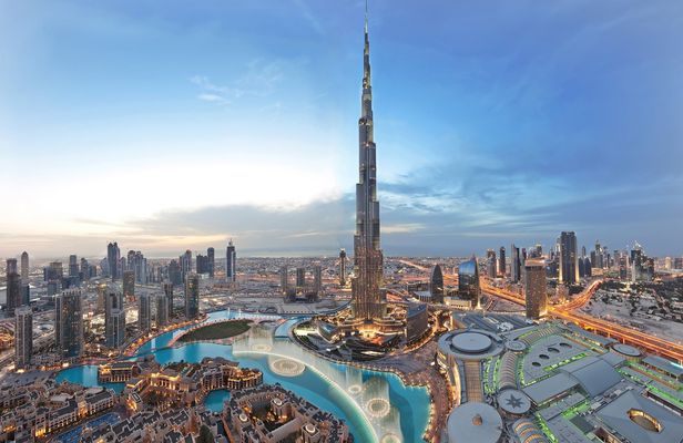 Dubai day-tour with Burj Khalifa and Dubai Aquarium