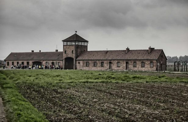 Auschwitz-Birkenau guided tour with pick-up from Krakow