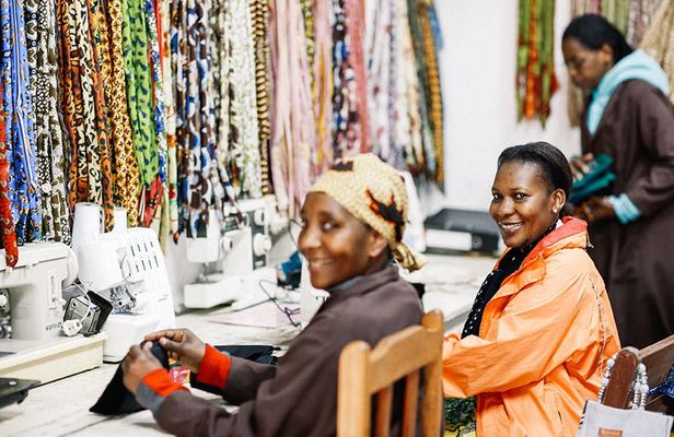 Lunch and Shanga workshop visit by the Kilimanjaro