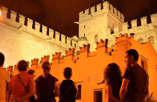Mysteries and legends at the moon of Valencia