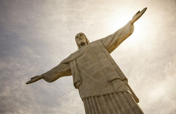 Guanabara Bay cruise with lunch and Christ Redeemer by van