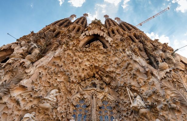 Sagrada Familia Guided Tour with Tower Access