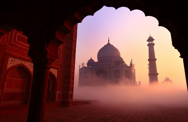 Sunrise Taj Mahal and Agra Fort full-day private tour from Delhi