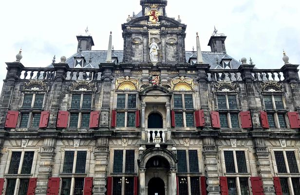 Hike and Beer food tour in Delft