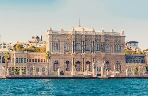 Skip the line ticket with guided tour to Dolmabahçe Palace in Istanbul