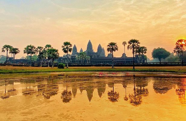 3-day Angkor temples and floating village private tour