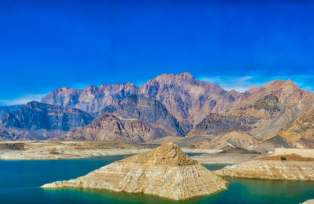 Half-day 4x4 private tour in Oman with lunch
