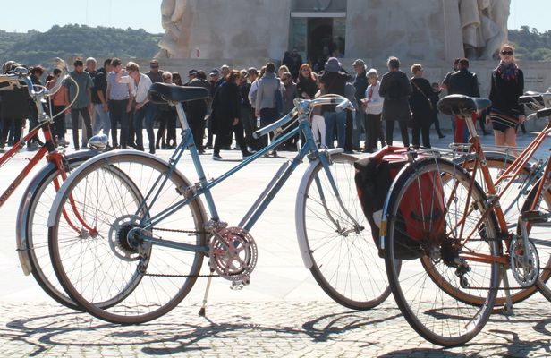 Lisbon vintage bikes tour