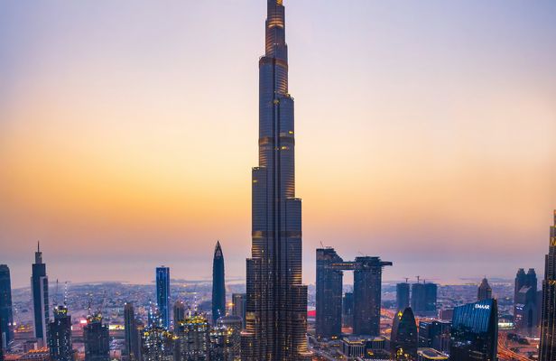 Private layover city tour of Dubai with Burj Khalifa tickets