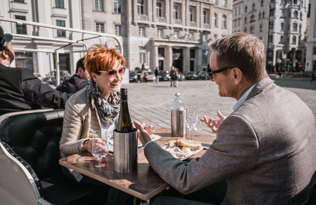 Vienna culinary sightseeing in a classic electric car