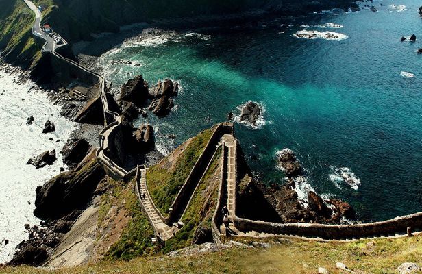 Gaztelugatxe, Mundaka and Gernika from Bilbao