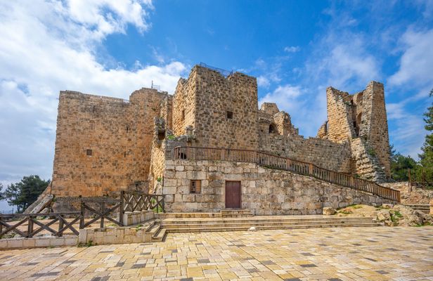 Full-day Islamic Eastern desert castles with Ajloun castle private tour from Amman