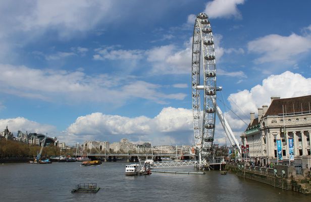Panoramic tour of London