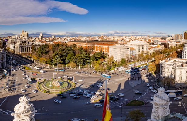 Cibeles Palace and El Retiro Park walking tour