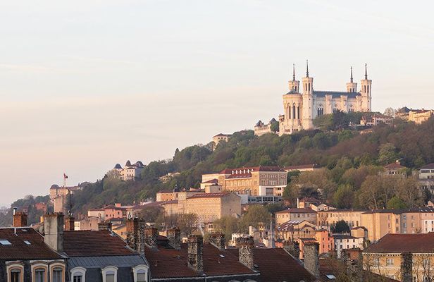 Guided tour in the main districts in Lyon