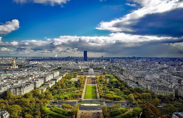 Champagne lunch at the Eiffel Tower from London