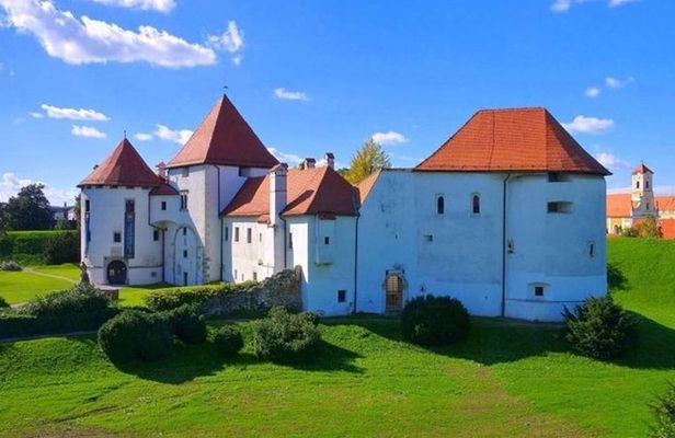 Small group tour of Varazdin baroque town and Trakoscan Castle from Zagreb