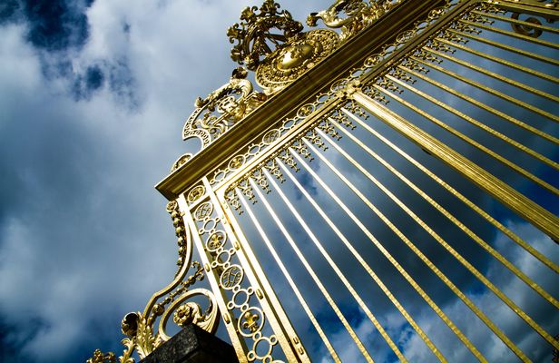 Murders and mysteries tour at the Court of Versailles