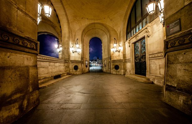 Murders and mysteries tour of the Louvre Museum