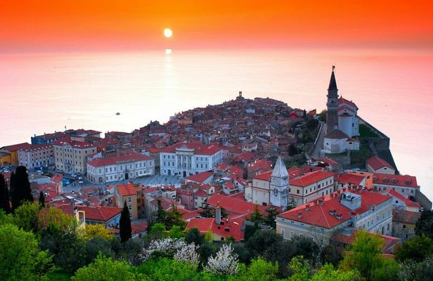 Tour to Skocjan UNESCO Caves and Piran from Ljubljana