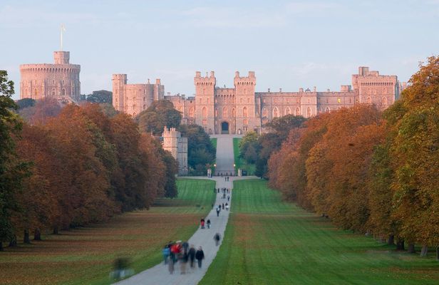 Tour of Windsor Castle, Stonehenge and Oxford