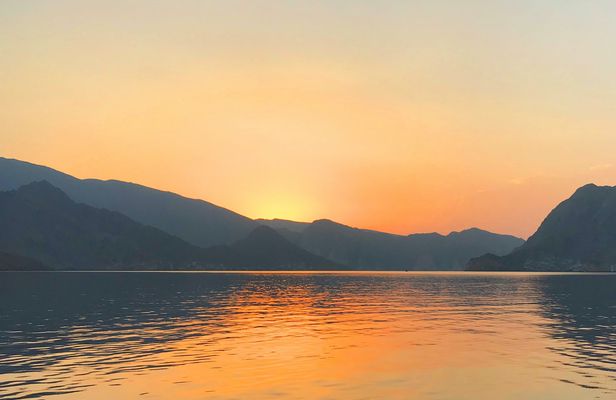 Full-day Dhow cruise between the Musandam Fjords