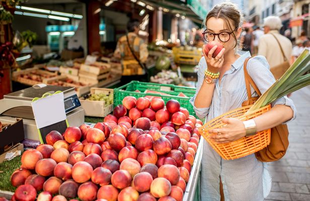 Gourmet tour of  Versailles city including tastings at local markets