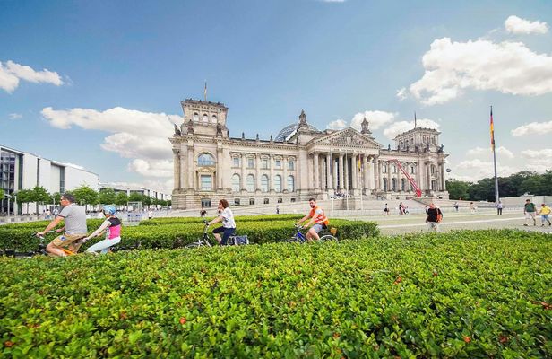 Berlin's highlights bike tour