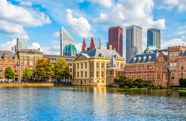 Self guided tour with interactive city game of The Hague