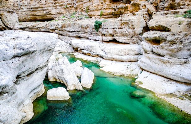 Private tour of Bimah Sinkhole and Wadi Shab on 4x4