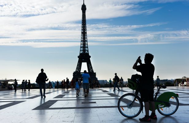 Bike tour of Paris' monuments