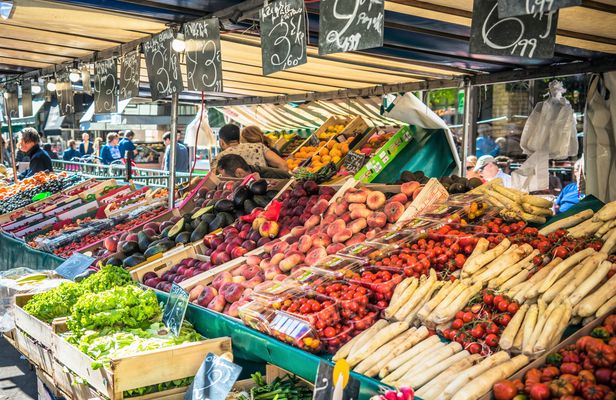 Gourmet walking tour in Latin Quarter with tasting