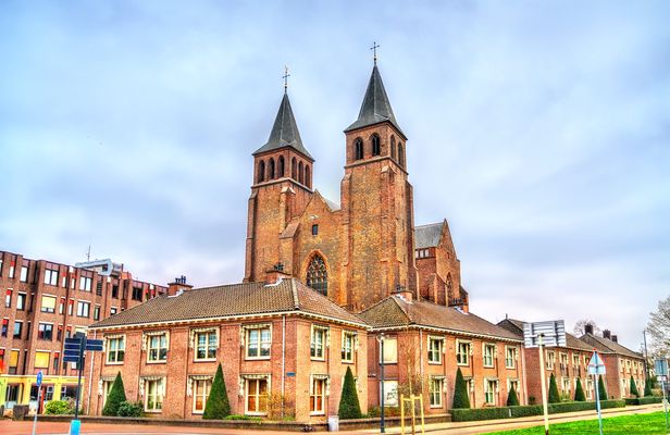 Self guided tour with interactive city game of Arnhem