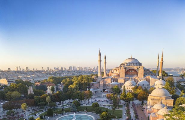 Istanbul walking tour through the Old City and the Bazaars