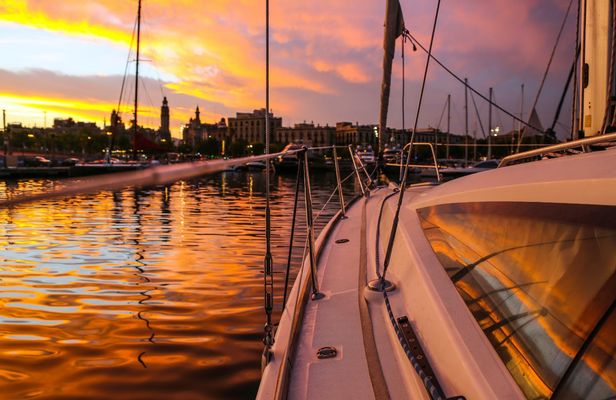 Sunset Sailing Experience with Spanish Tapas and Premium Open Bar