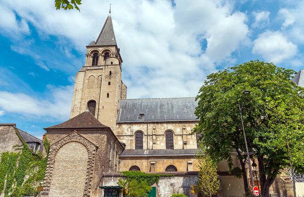 Private tour of Saint Germain neighborhood