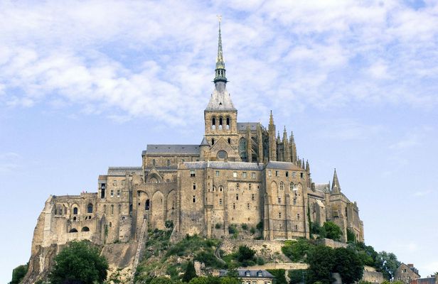 Private day trip to Mont Saint-Michel and Honfleur from Paris