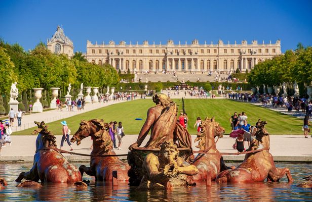 Private full-day trip to Giverny and Versailles from Paris