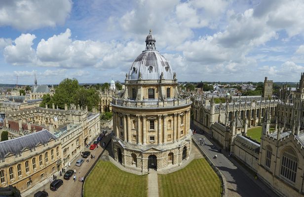 Oxford and Cotswolds Villages small group day tour from London