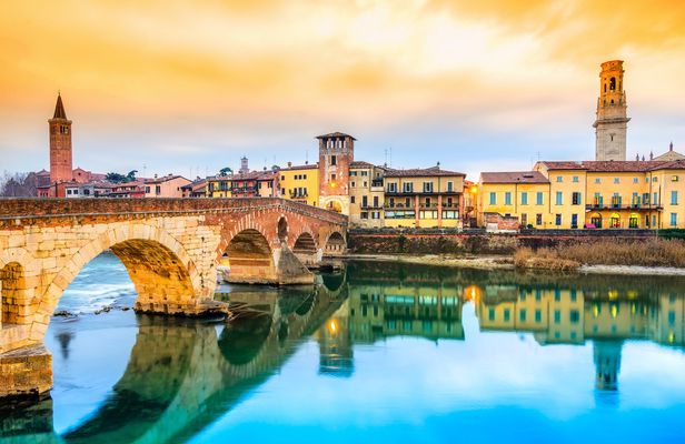 Full-day tour to Venice and Verona from Milan by Train